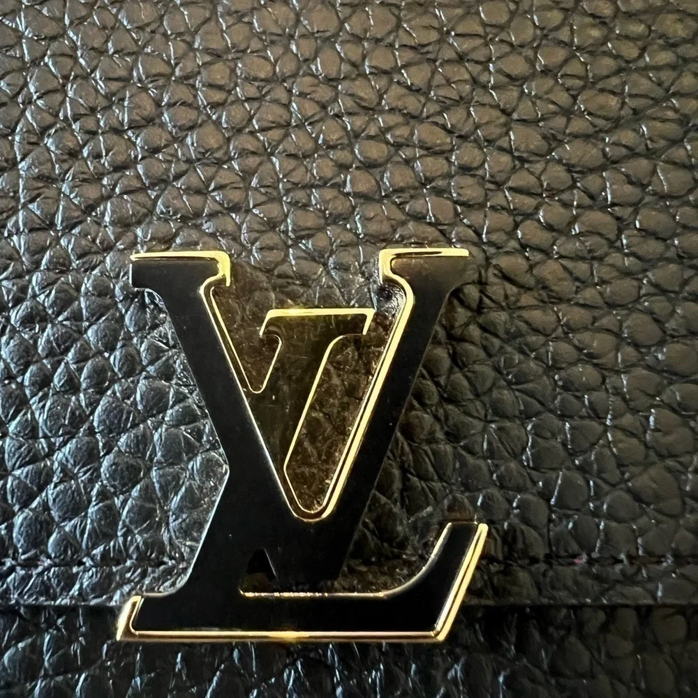 Capucines Compact Wallet in excellent used condition. - Picture 3 of 10